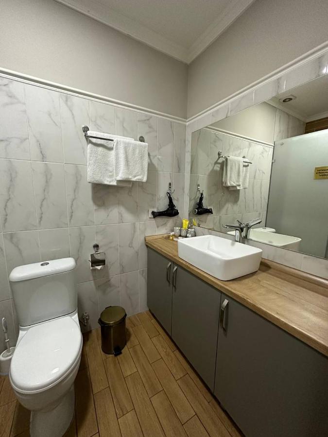 Gоlden Dragon Villa Hotel Biskek Kültér fotó