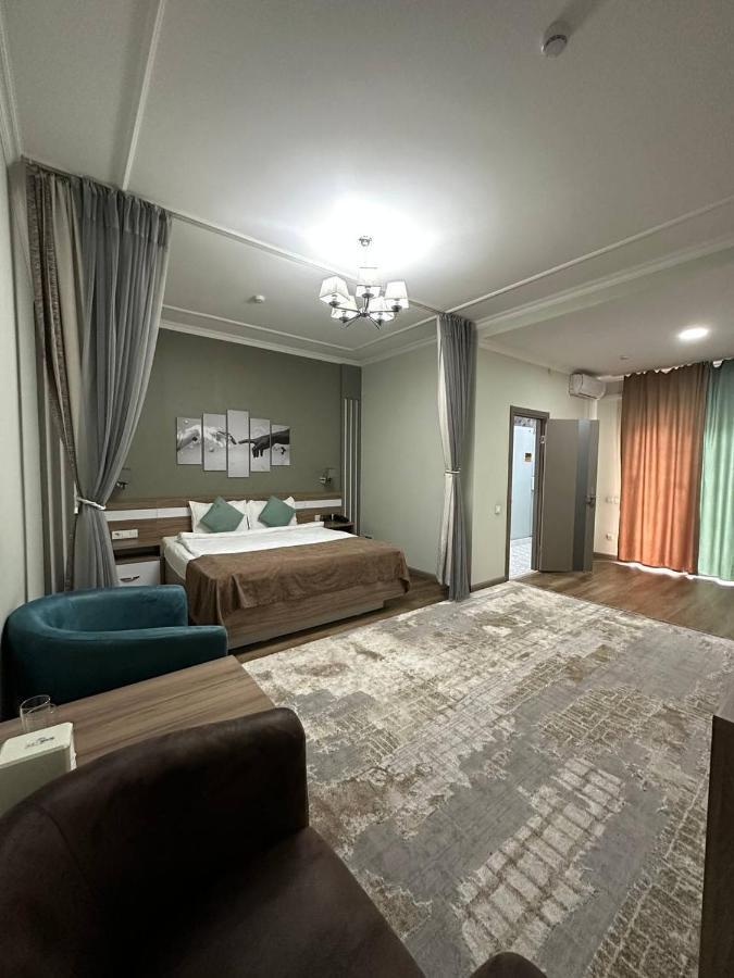 Gоlden Dragon Villa Hotel Biskek Kültér fotó