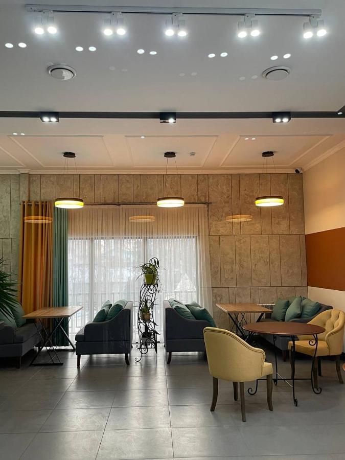 Gоlden Dragon Villa Hotel Biskek Kültér fotó