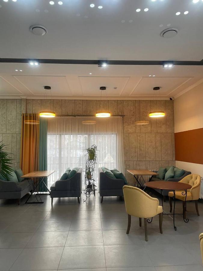 Gоlden Dragon Villa Hotel Biskek Kültér fotó