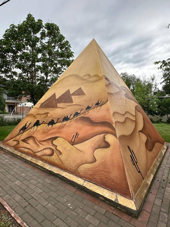 Gоlden Dragon Villa Hotel Biskek Kültér fotó