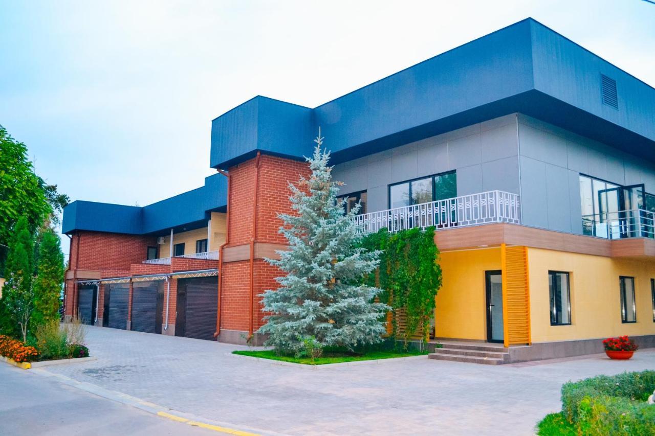 Gоlden Dragon Villa Hotel Biskek Kültér fotó
