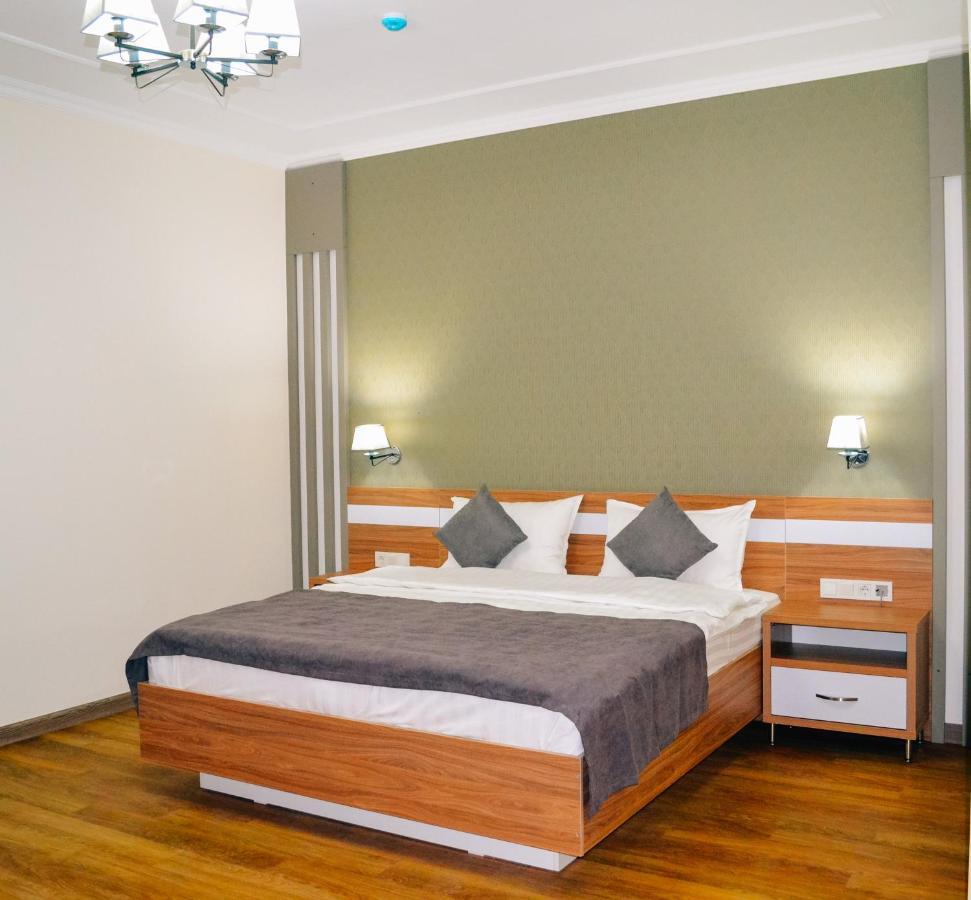 Gоlden Dragon Villa Hotel Biskek Kültér fotó