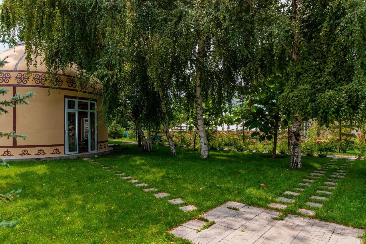 Gоlden Dragon Villa Hotel Biskek Kültér fotó