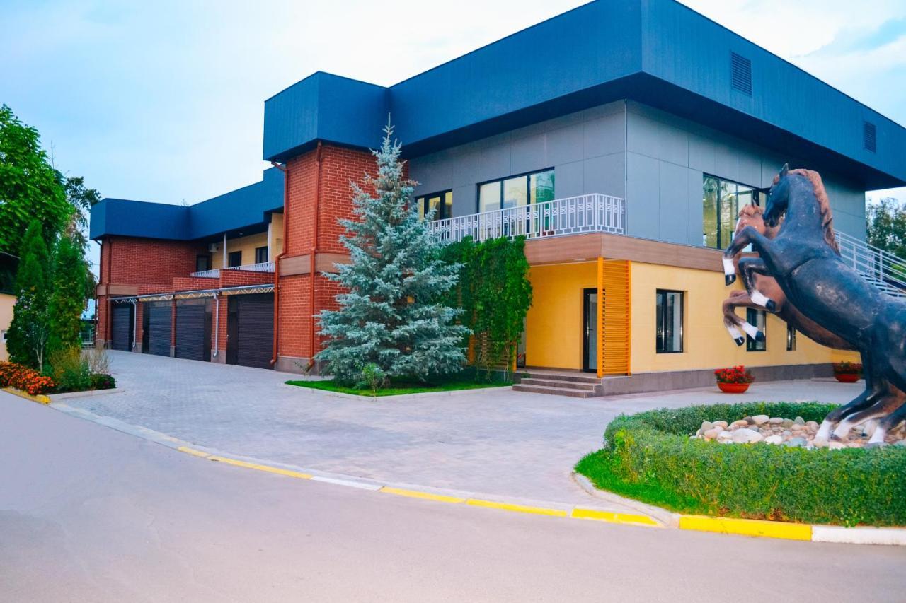 Gоlden Dragon Villa Hotel Biskek Kültér fotó