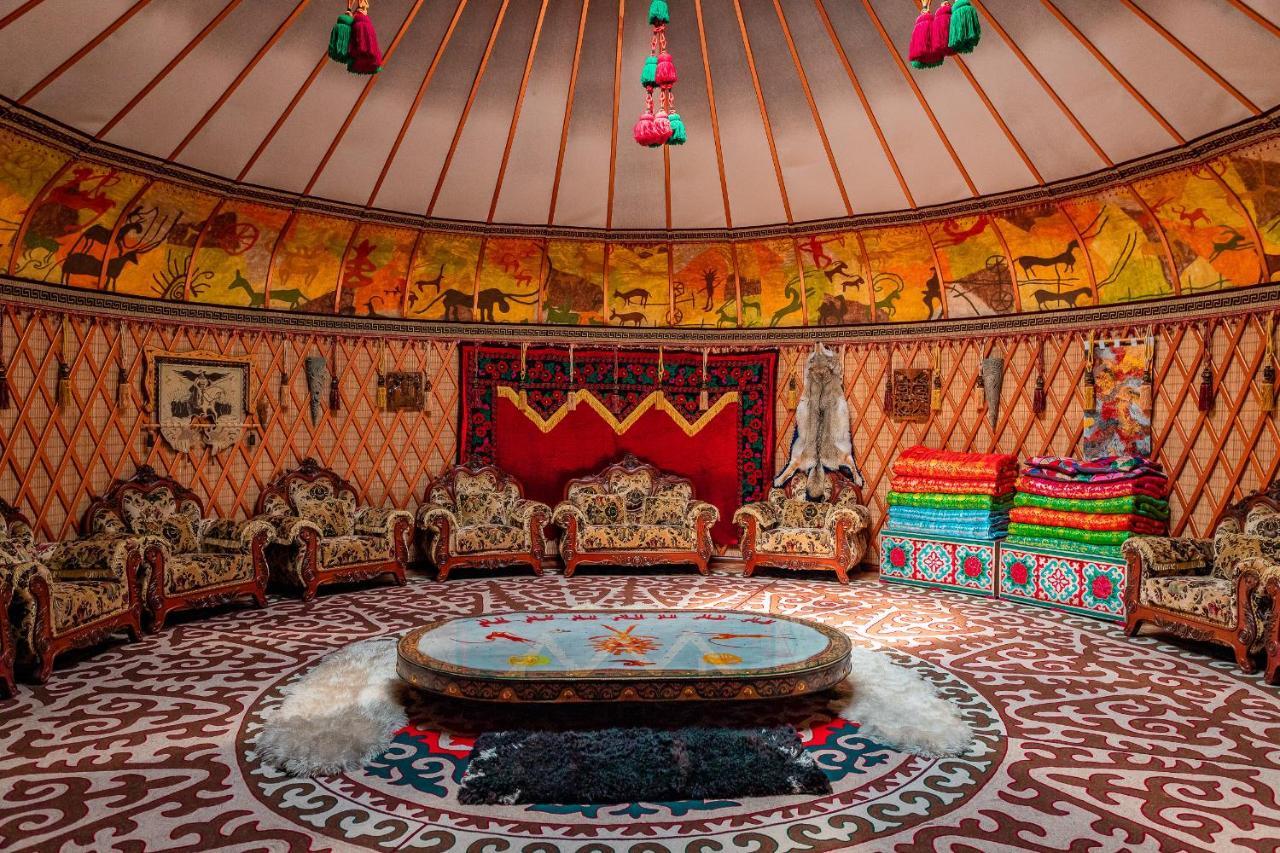 Gоlden Dragon Villa Hotel Biskek Kültér fotó