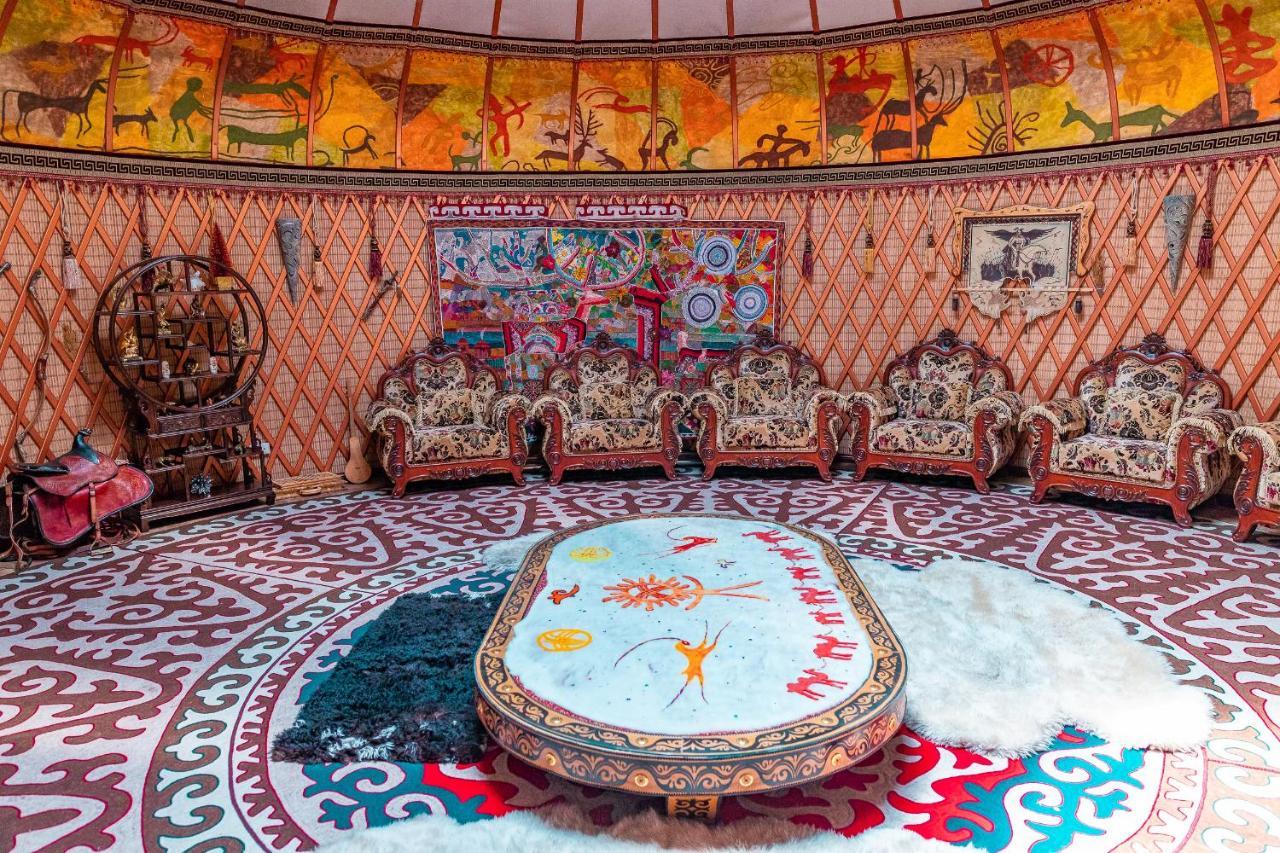 Gоlden Dragon Villa Hotel Biskek Kültér fotó