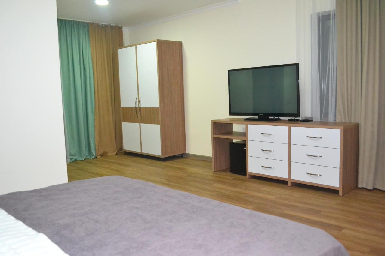 Gоlden Dragon Villa Hotel Biskek Kültér fotó