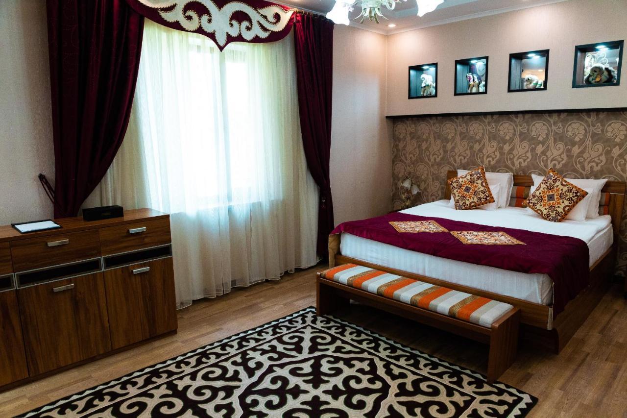 Gоlden Dragon Villa Hotel Biskek Kültér fotó