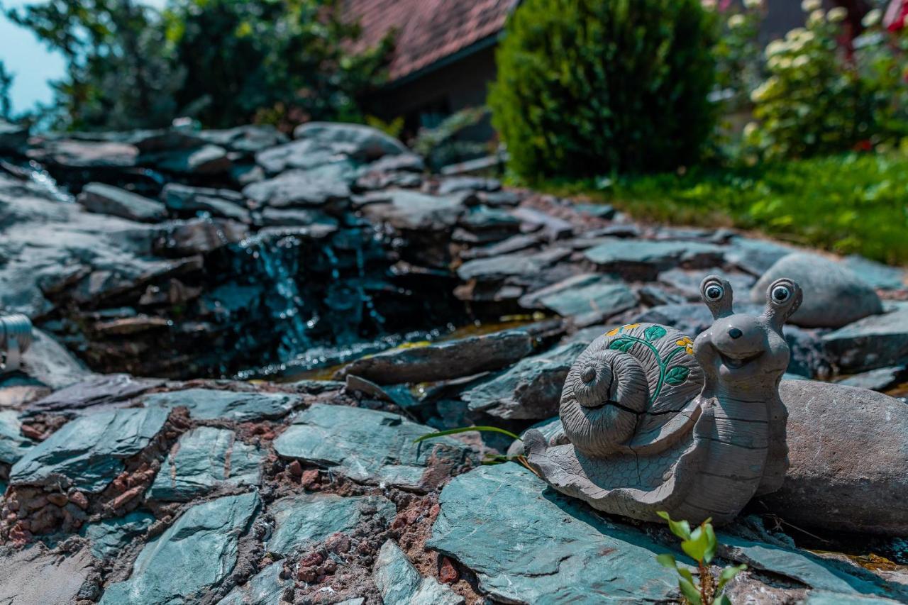 Gоlden Dragon Villa Hotel Biskek Kültér fotó